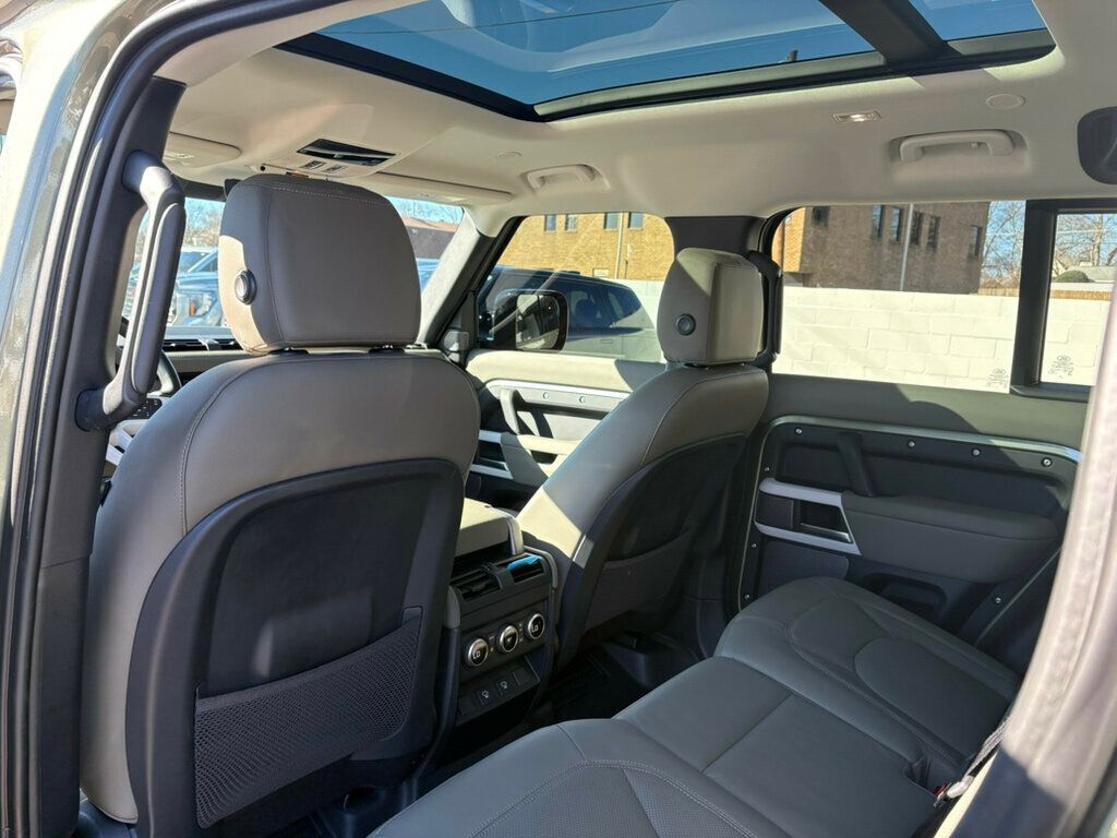 2024 Land Rover Defender 110-S/HtdSts-SteeringWheel/AdaptCruise/BlindSpotMonitor/NAV - 22967937 - 17