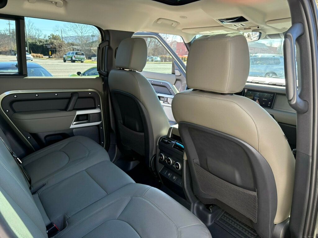 2024 Land Rover Defender 110-S/HtdSts-SteeringWheel/AdaptCruise/BlindSpotMonitor/NAV - 22967937 - 22