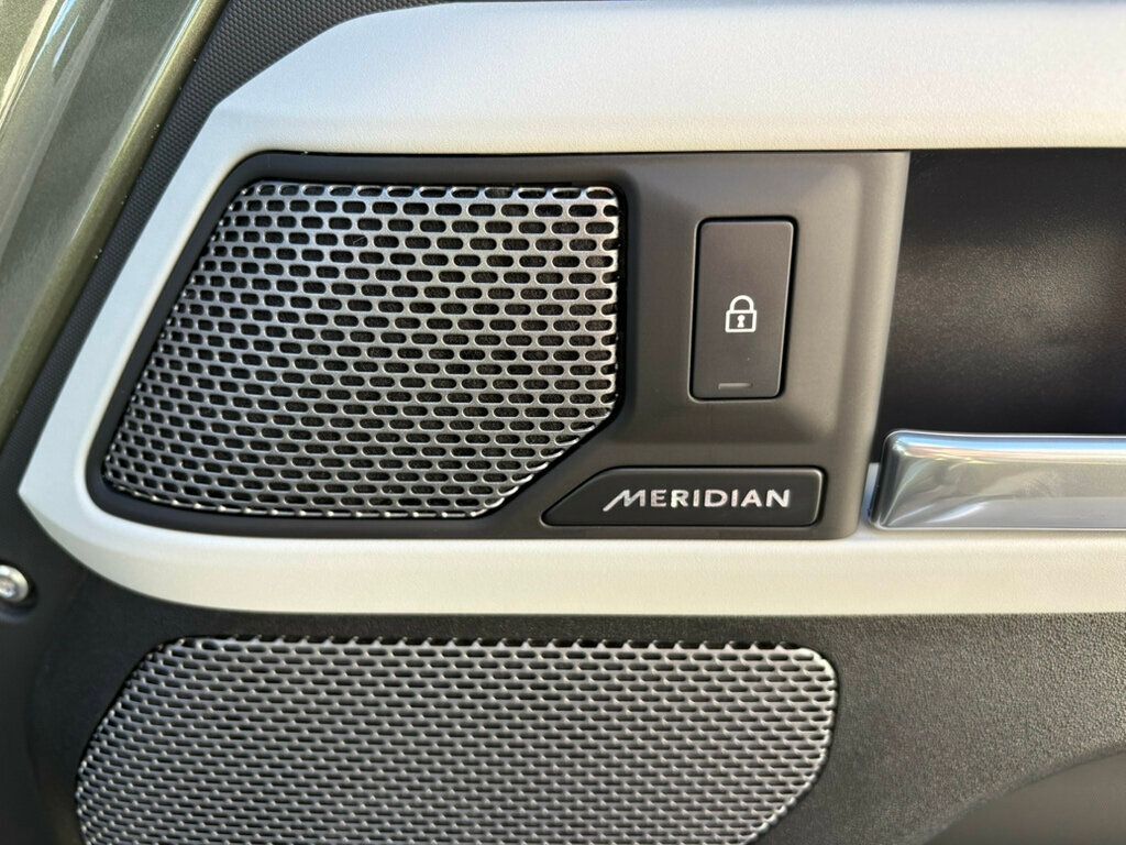 2024 Land Rover Defender 110-S/HtdSts-SteeringWheel/AdaptCruise/BlindSpotMonitor/NAV - 22967937 - 30
