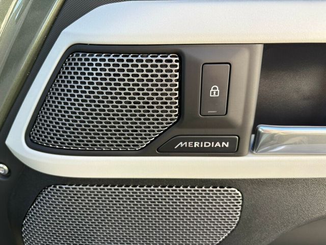 2024 Land Rover Defender 110-S/HtdSts-SteeringWheel/AdaptCruise/BlindSpotMonitor/NAV - 22967937 - 30
