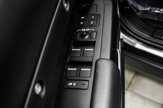 2024 Land Rover Defender 130 P400 Outbound - 23070926 - 35