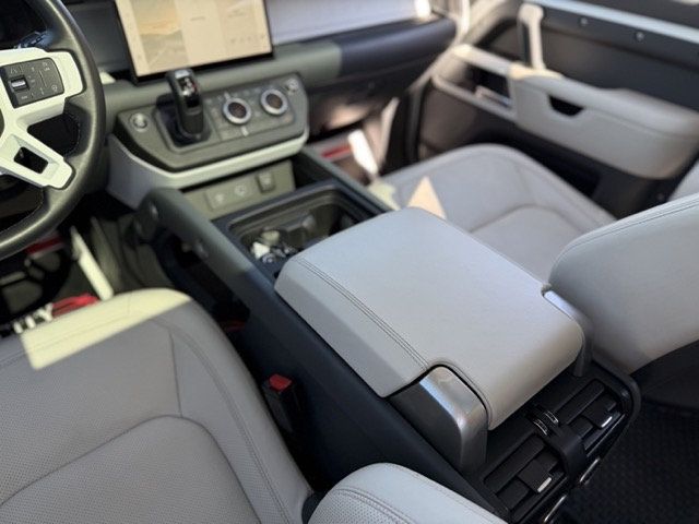 2024 Land Rover Defender 130 P400 S - 23085978 - 16