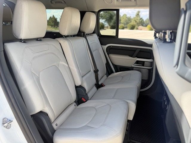 2024 Land Rover Defender 130 P400 S - 23085978 - 24
