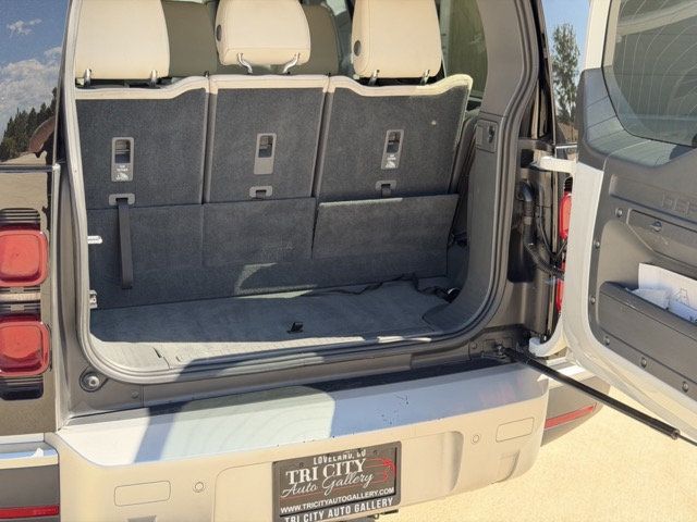 2024 Land Rover Defender 130 P400 S - 23085978 - 29