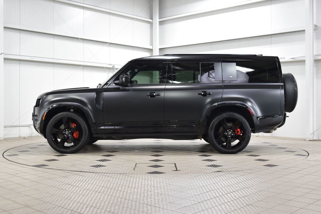2024 Land Rover Defender 130 P400 X - 23066833 - 3