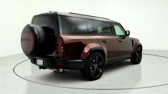 2024 Land Rover Defender 130 P400 X-Dynamic SE - 23033716 - 4