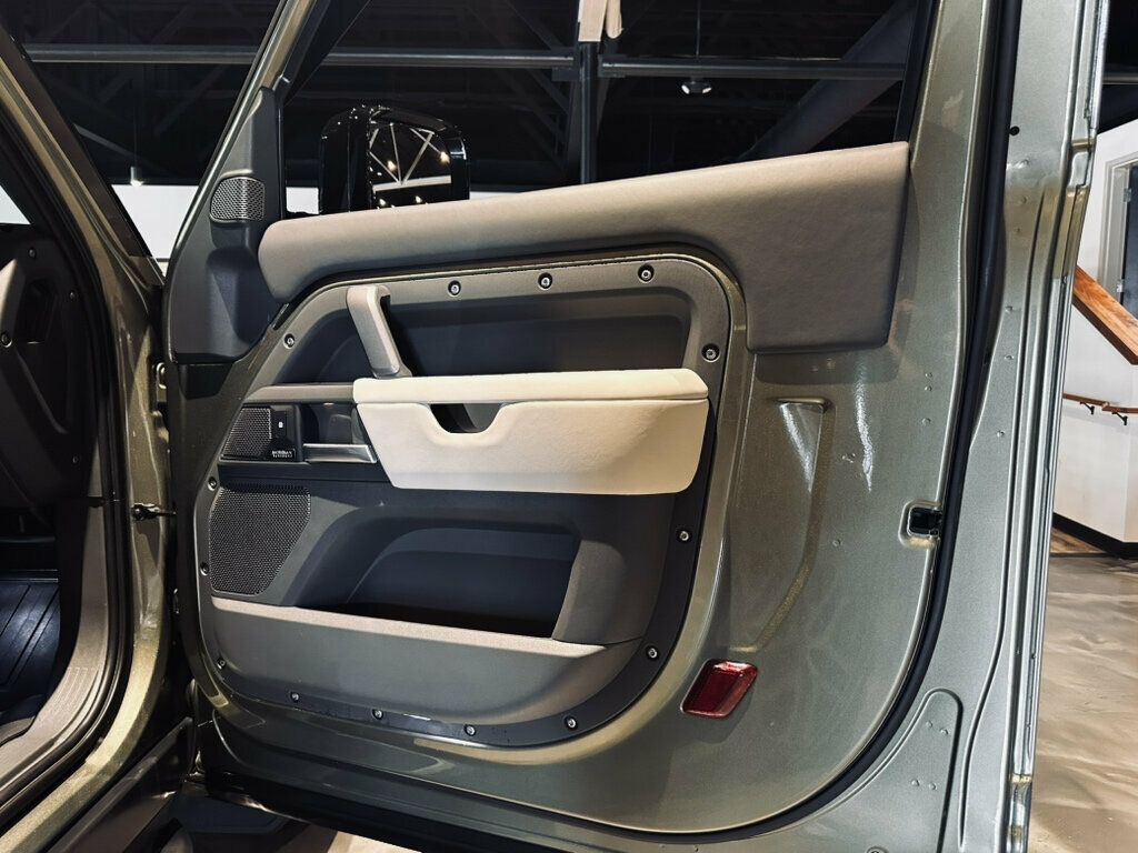 2024 Land Rover Defender AirSuspensionPack/ComfortPkg/ConveniencePkg/WindsorLeather - 23061390 - 22