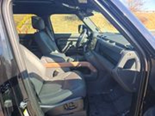 2024 Land Rover Defender Heated&Cooled Seats/Adaptive Cruise/Heads Up Display/Pano Roof - 22987738 - 6