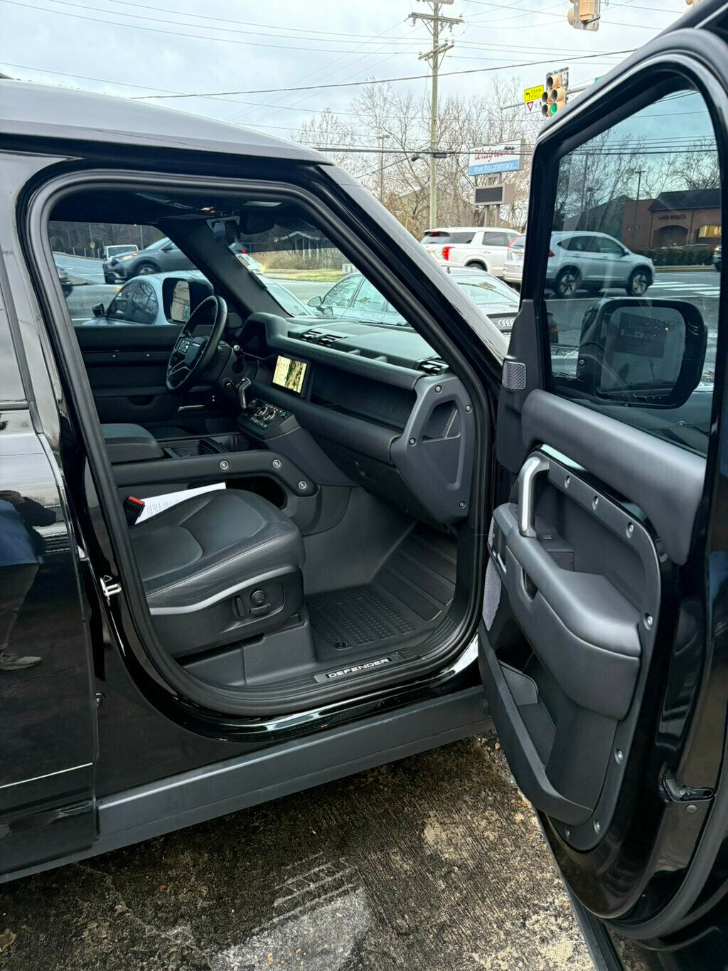 2024 Land Rover Defender LocalTrade/MSRP$88705/X-Dynamic-SE/Heated&CooledSeats/FamilyPkg - 22961394 - 18