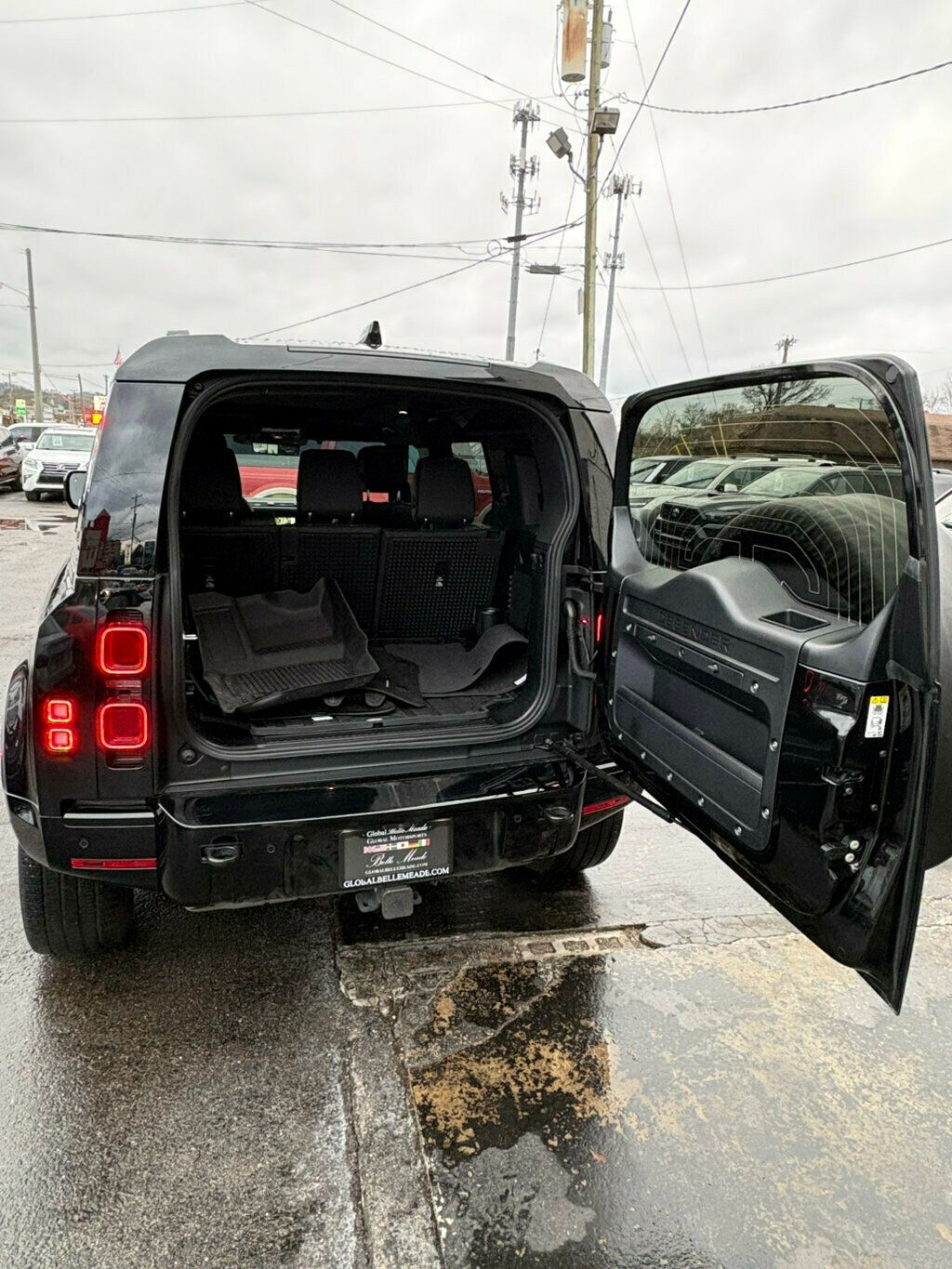 2024 Land Rover Defender LocalTrade/MSRP$88705/X-Dynamic-SE/Heated&CooledSeats/FamilyPkg - 22961394 - 29