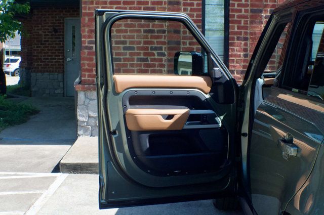 2024 Land Rover Defender MSRP$80875/P-400-X-Dynamic-SE/3rdRowSeats/FamilyPkg/NAV - 23008364 - 17