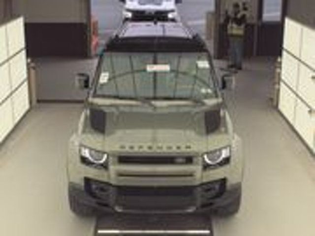 2024 Land Rover Defender MSRP$80875/P-400-X-Dynamic-SE/3rdRowSeats/FamilyPkg/NAV - 23008364 - 2