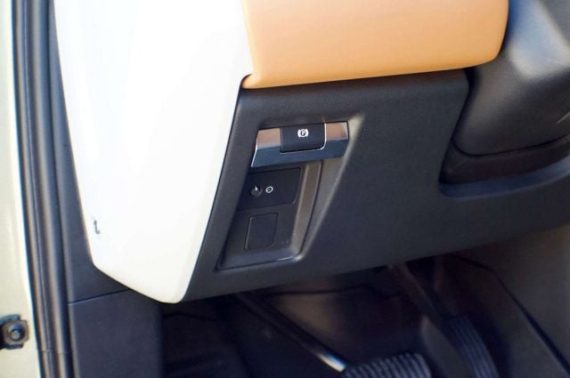 2024 Land Rover Defender MSRP$80875/P-400-X-Dynamic-SE/3rdRowSeats/FamilyPkg/NAV - 23008364 - 42