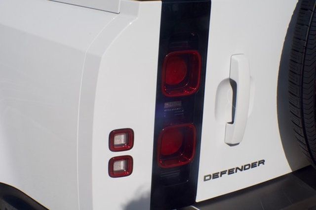 2024 Land Rover Defender MSRP$89695/P-400 X-DynamicSE/ColdClimatePkg/BlindSpotMonitor/NAV - 23001506 - 11