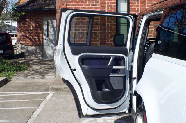 2024 Land Rover Defender MSRP$89695/P-400 X-DynamicSE/ColdClimatePkg/BlindSpotMonitor/NAV - 23001506 - 46