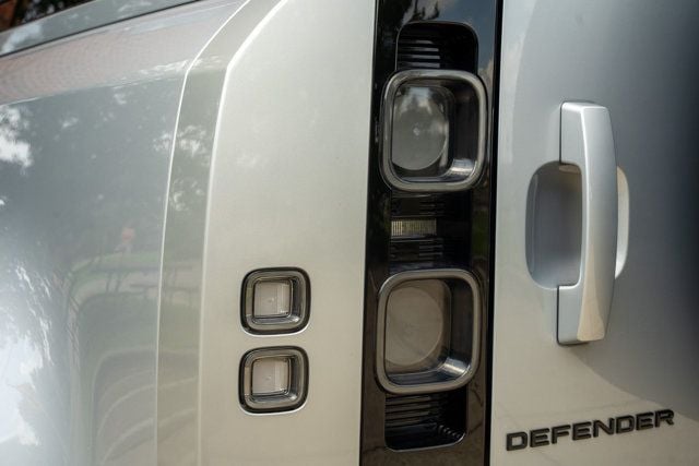 2024 Land Rover Defender MSRP$92425/P-400-X/Heated&CooledSeats/PanoramicSunroof/NAV - 23051251 - 10