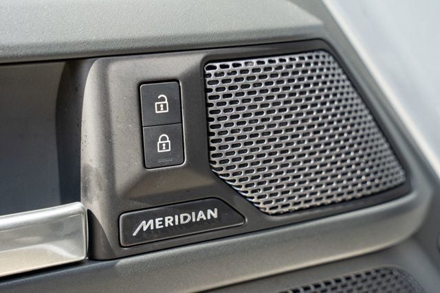 2024 Land Rover Defender MSRP$92425/P-400-X/Heated&CooledSeats/PanoramicSunroof/NAV - 23051251 - 38