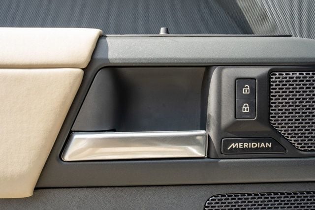 2024 Land Rover Defender MSRP$92425/P-400-X/Heated&CooledSeats/PanoramicSunroof/NAV - 23051251 - 39