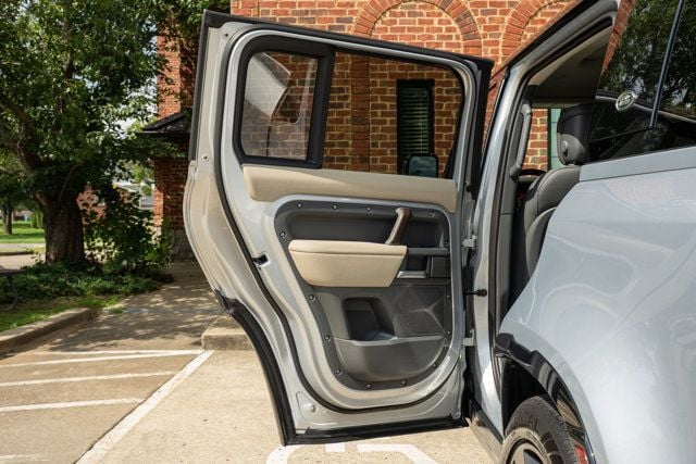 2024 Land Rover Defender MSRP$92425/P-400-X/Heated&CooledSeats/PanoramicSunroof/NAV - 23051251 - 48