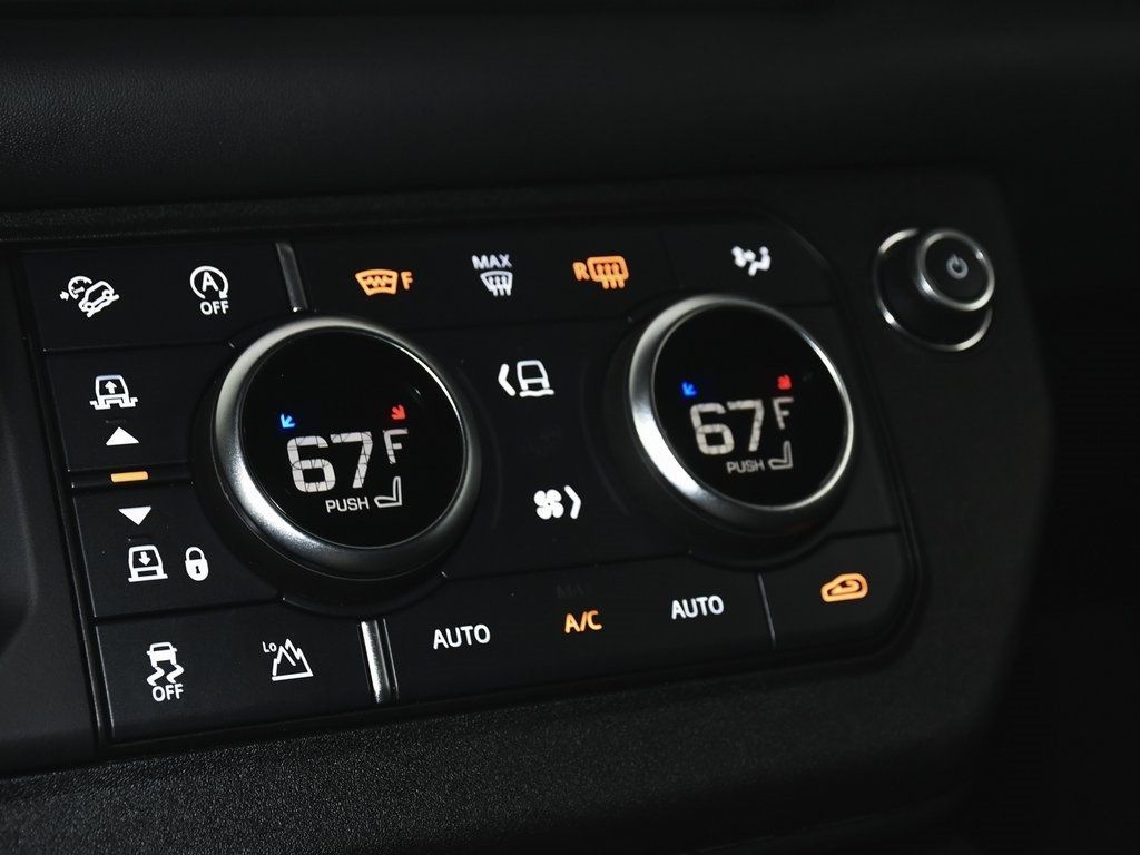 2024 Land Rover Defender 110 V8 photo 26