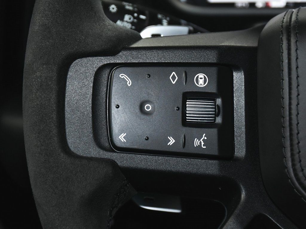 2024 Land Rover Defender 110 V8 photo 30