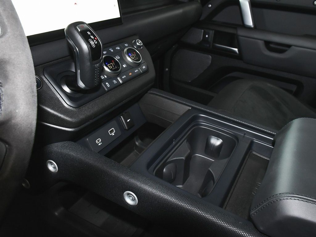 2024 Land Rover Defender 110 V8 photo 36
