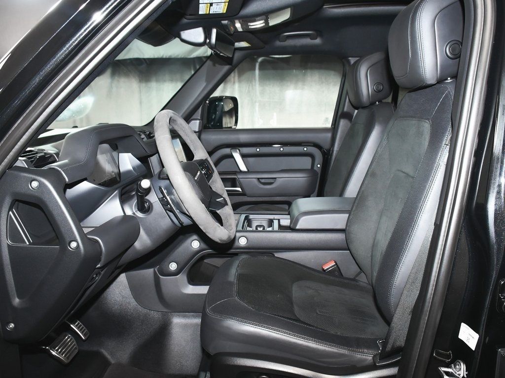 2024 Land Rover Defender 110 V8 photo 41