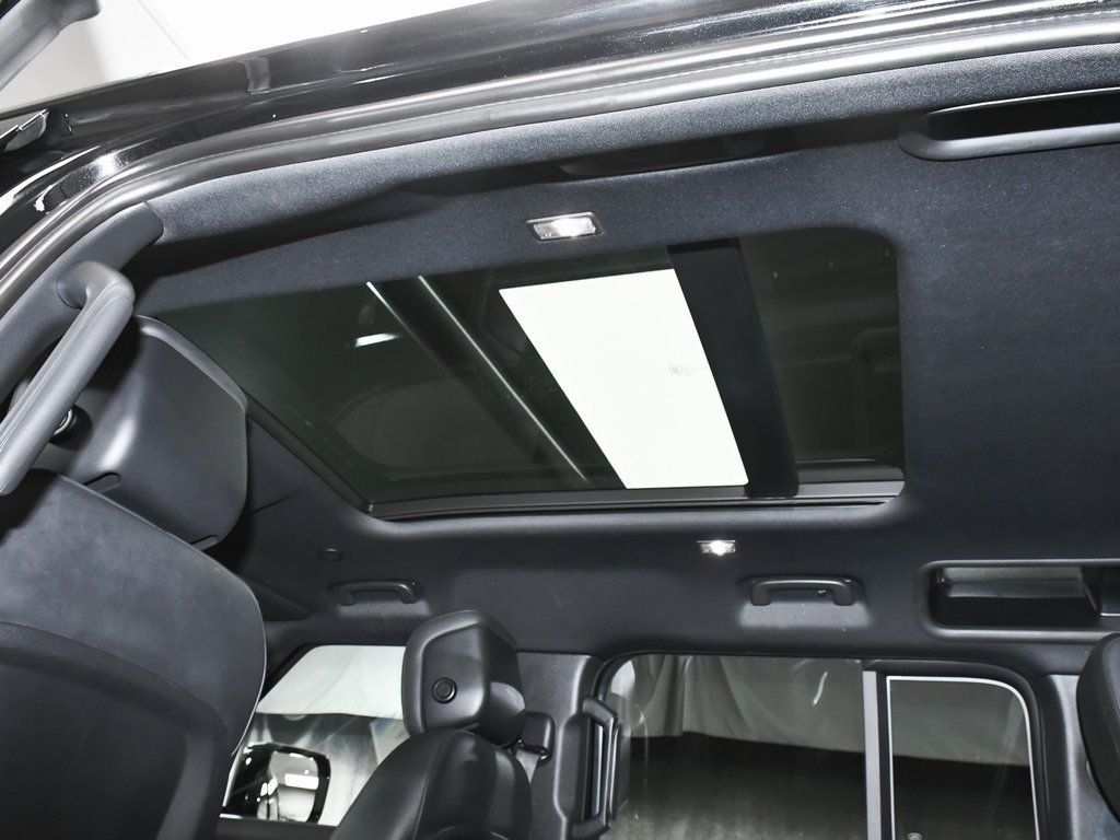 2024 Land Rover Defender 110 V8 photo 44