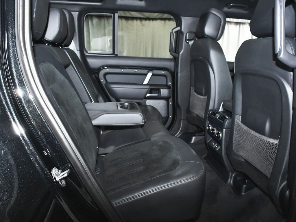 2024 Land Rover Defender 110 V8 photo 48