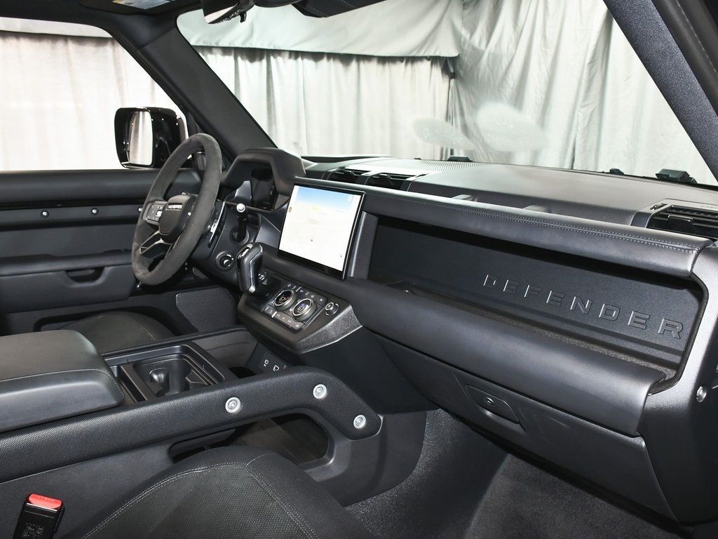 2024 Land Rover Defender 110 V8 photo 52