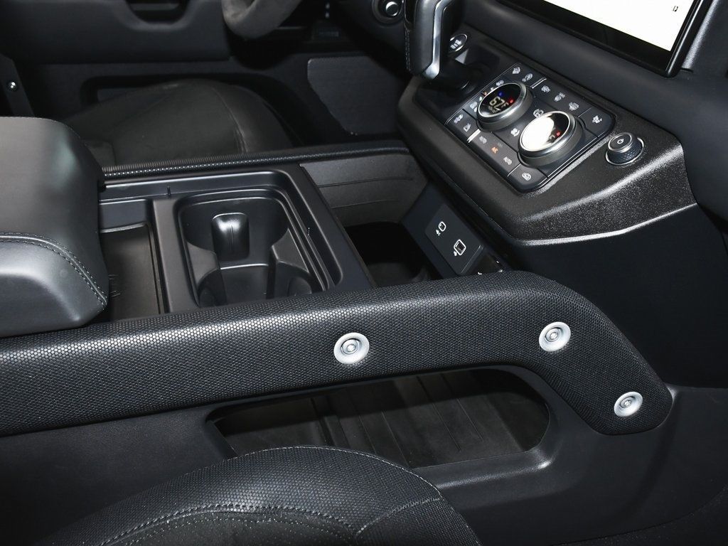 2024 Land Rover Defender 110 V8 photo 53
