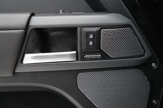 2024 Land Rover Defender 110 X-Dynamic SE - 23078066 - 10