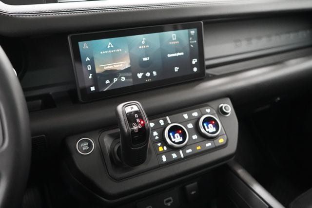2024 Land Rover Defender 110 X-Dynamic SE - 23078066 - 24