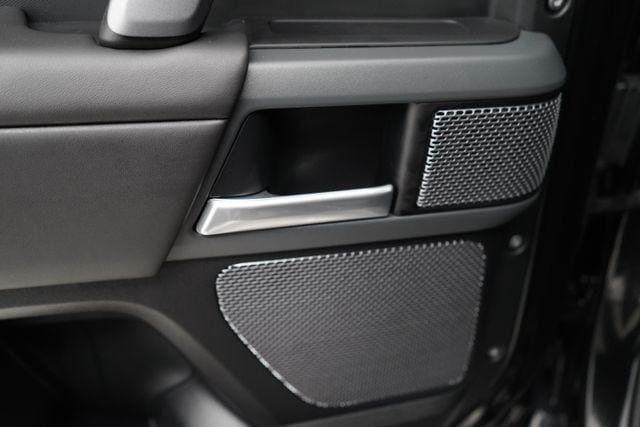 2024 Land Rover Defender 110 X-Dynamic SE - 23078066 - 39