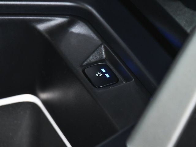 2024 Land Rover Defender 130 X - 23011158 - 32