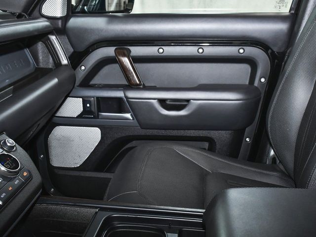 2024 Land Rover Defender 130 X - 23011158 - 33