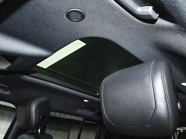 2024 Land Rover Defender 130 X - 23011158 - 36