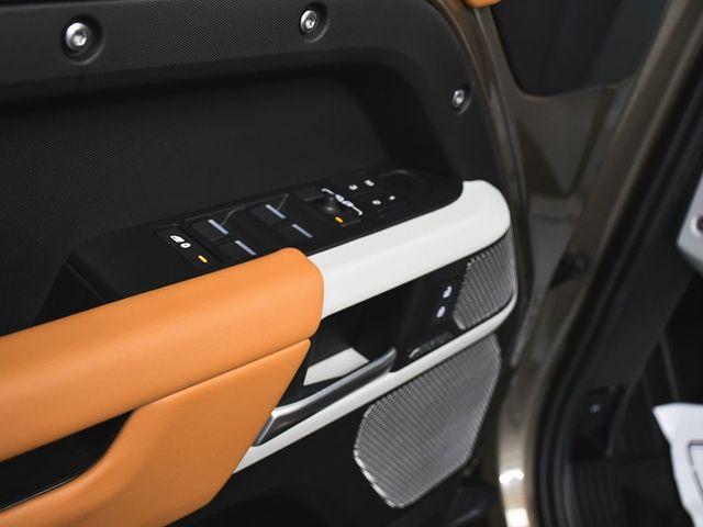 2024 Land Rover Defender 130 X-Dynamic SE - 22999801 - 9