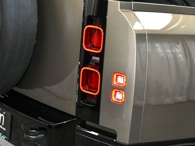 2024 Land Rover Defender 130 X-Dynamic SE - 22999801 - 90