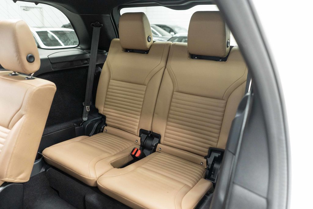 2024 Land Rover Discovery P300 Dynamic SE photo 18