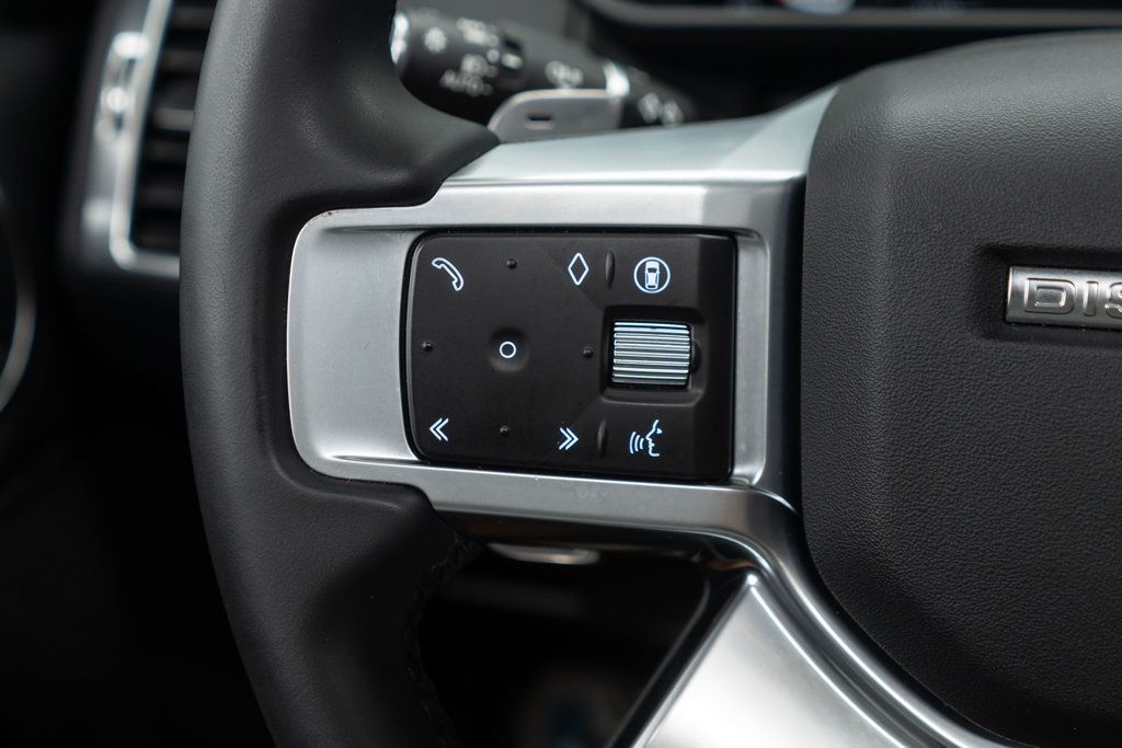 2024 Land Rover Discovery P300 Dynamic SE photo 25