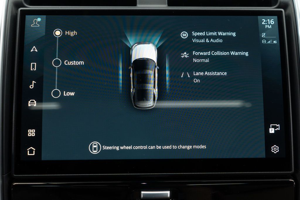 2024 Land Rover Discovery P300 Dynamic SE photo 35