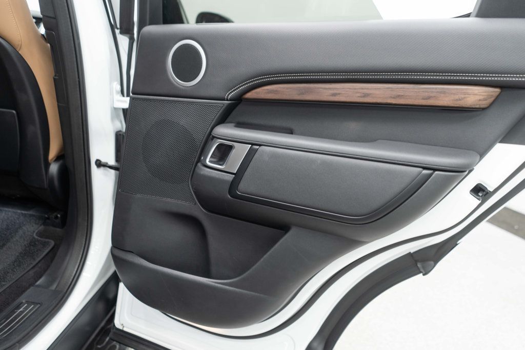 2024 Land Rover Discovery P300 Dynamic SE photo 37