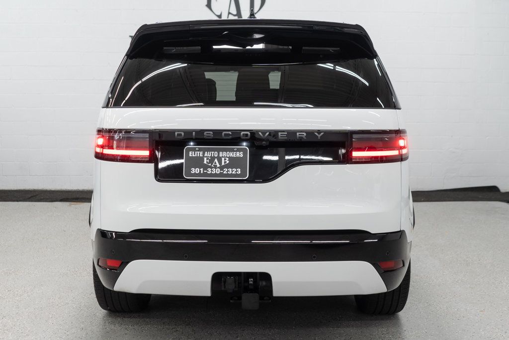 2024 Land Rover Discovery P300 Dynamic SE photo 4