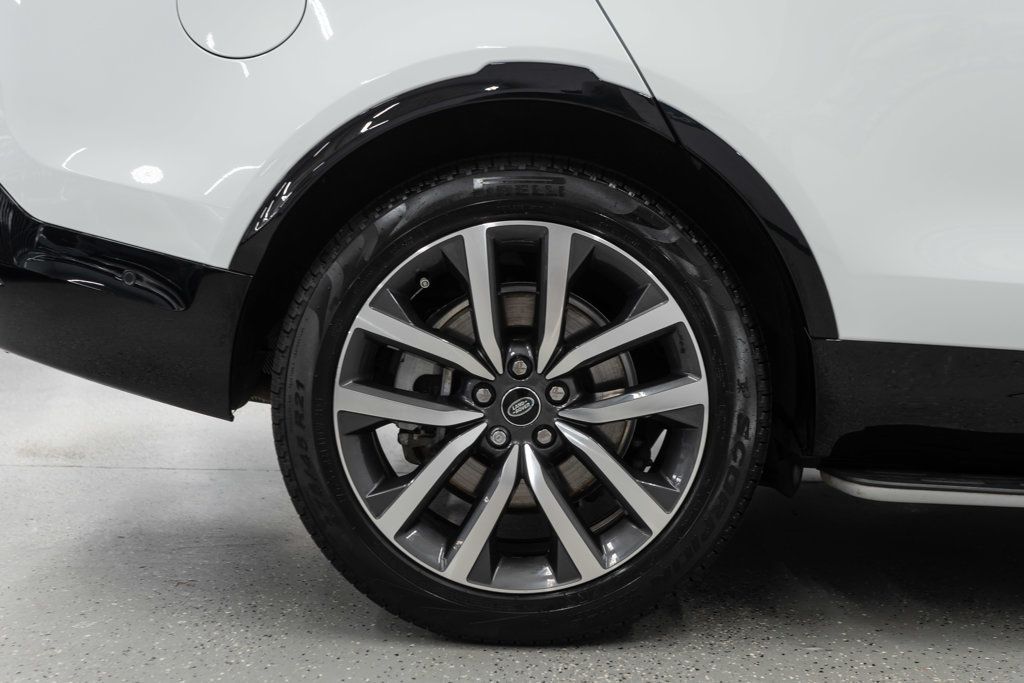 2024 Land Rover Discovery P300 Dynamic SE photo 42