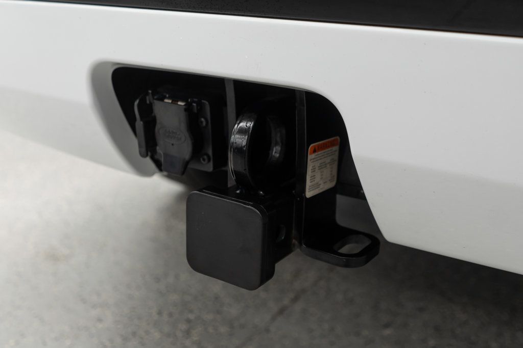 2024 Land Rover Discovery P300 Dynamic SE photo 44