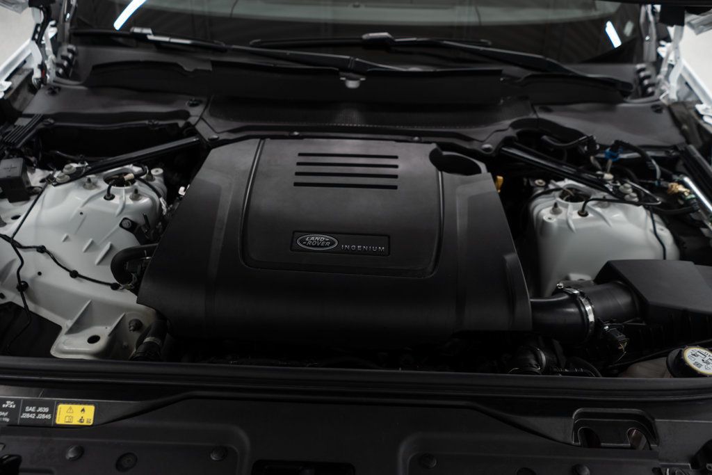 2024 Land Rover Discovery P300 Dynamic SE photo 48
