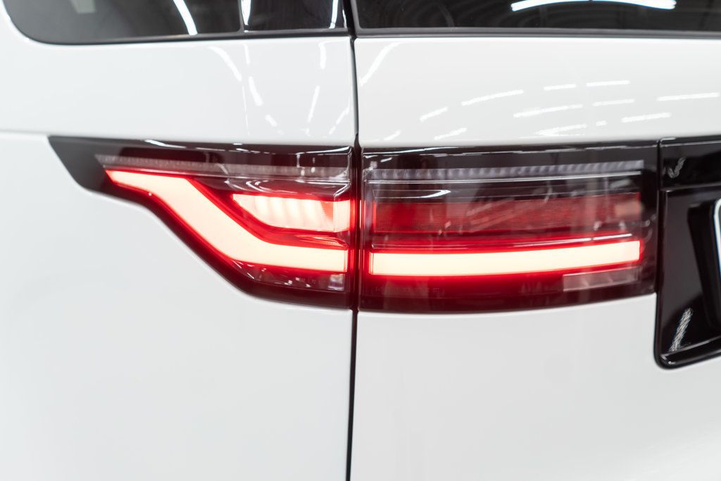 2024 Land Rover Discovery P300 Dynamic SE photo 52