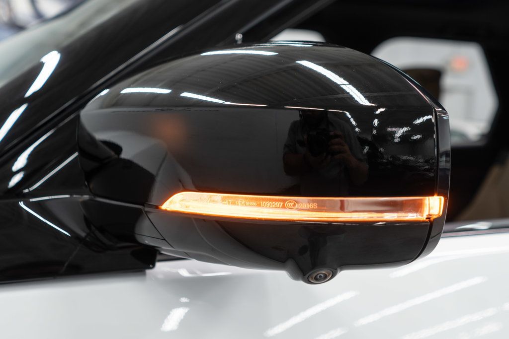 2024 Land Rover Discovery P300 Dynamic SE photo 54