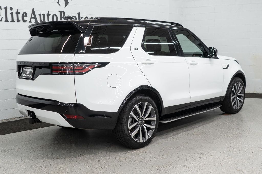 2024 Land Rover Discovery P300 Dynamic SE photo 6